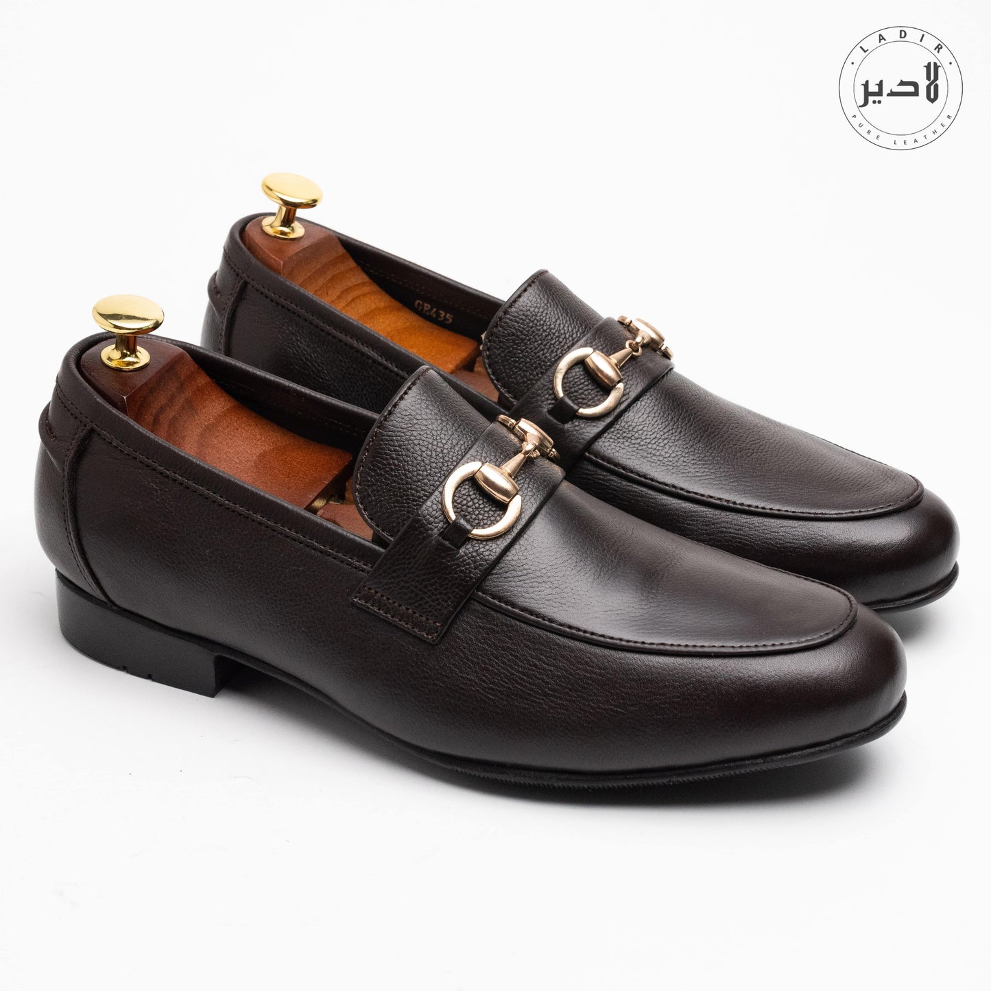 Overhead view of MOCA BROWN leather shoes, displaying their classic design and versatile appeal for professional and formal settings.